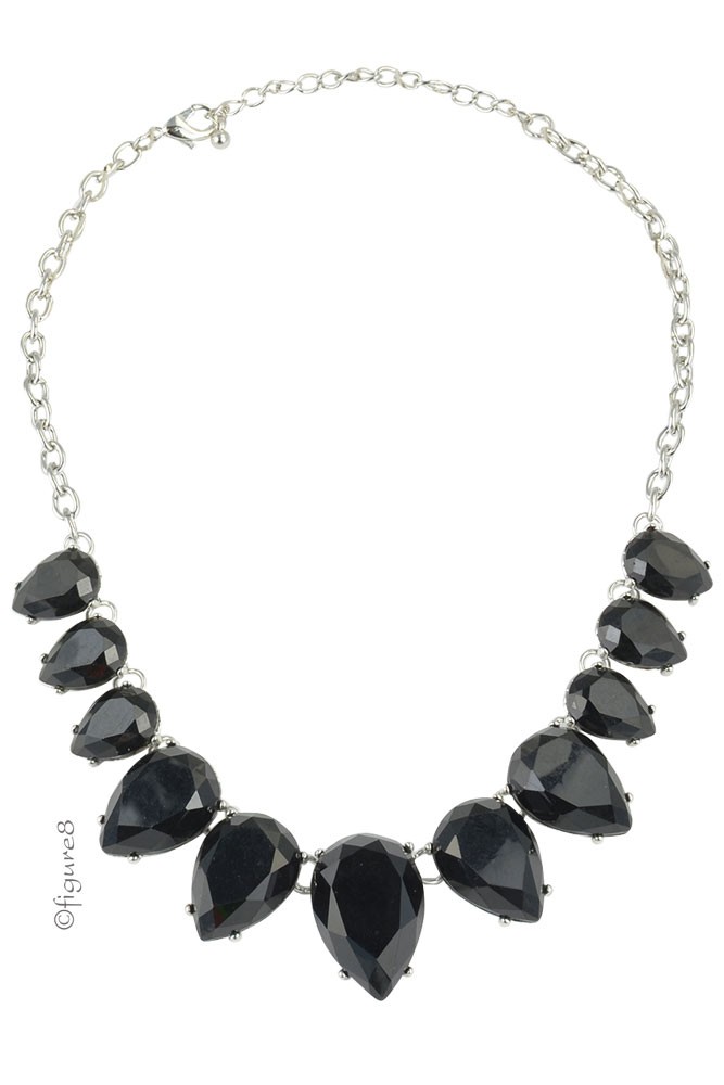 Emma Black Teardrop Necklace (Black)