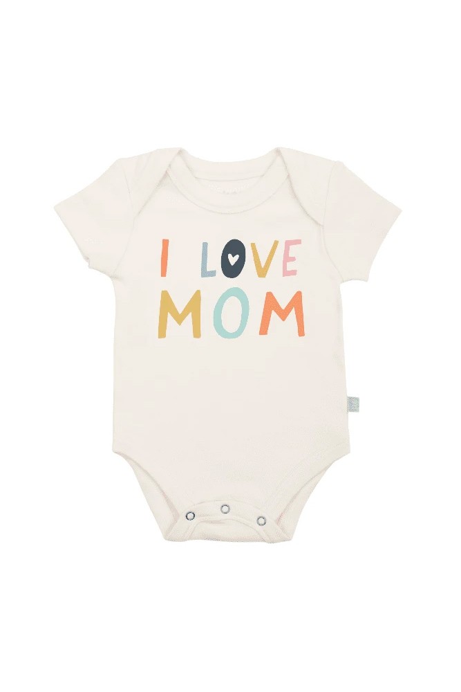 Finn + Emma Graphic Organic Bodysuit (Love Mom)